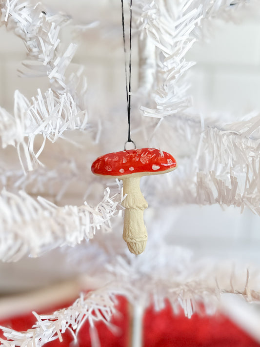 Mushroom ornament | Medium